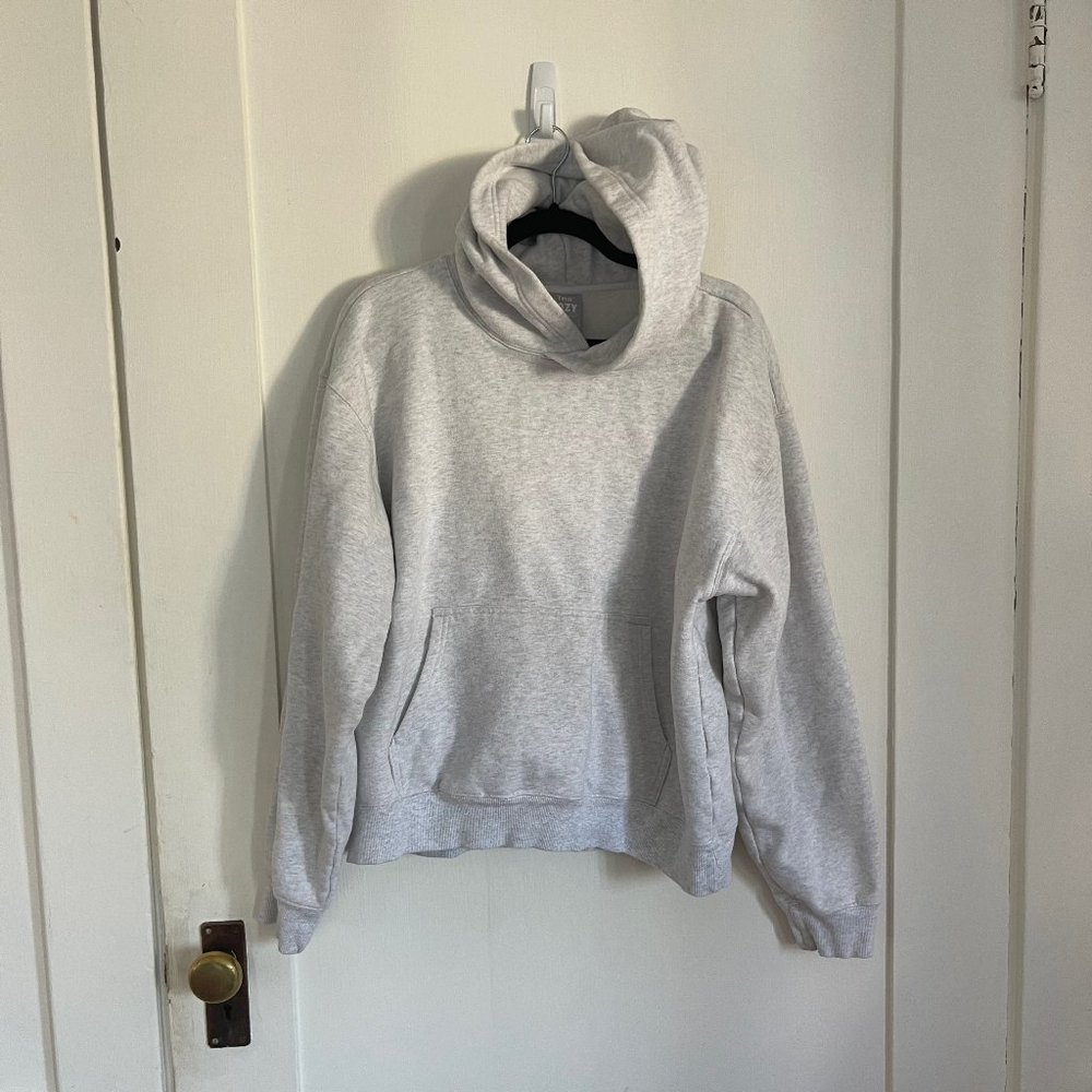 Aritzia TNA Cozy Fleece Perfect Sweater - heather cloud white, size XL